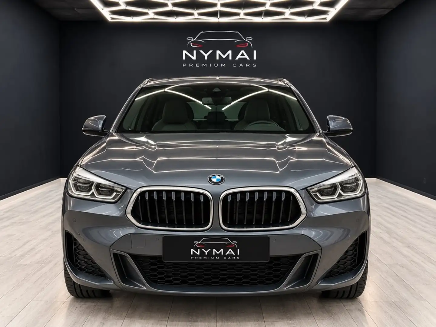BMW X2 sDrive 18dA Gris - 2