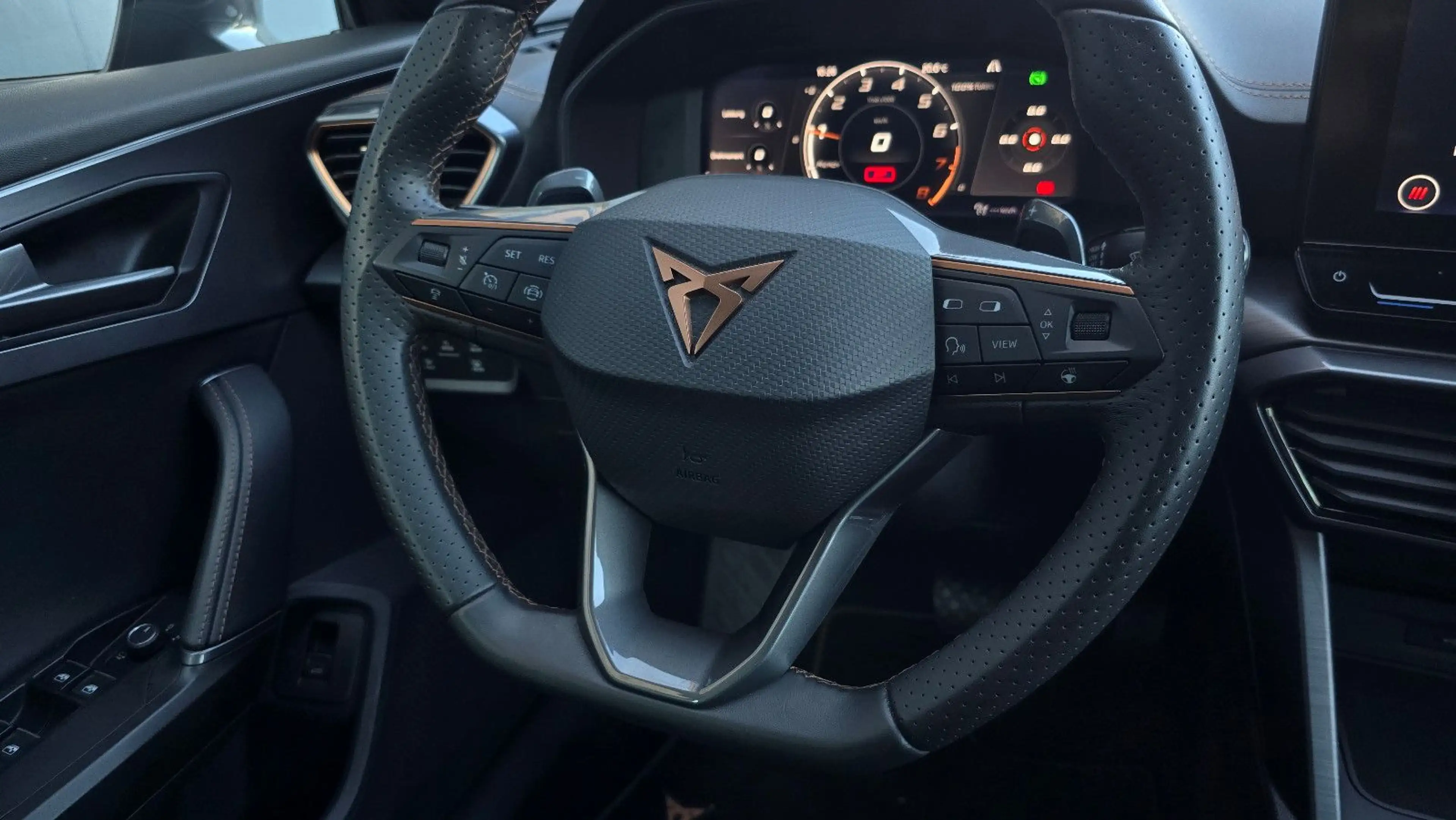 CUPRA Formentor 1.5 TSI DSG Virtual/ACC/Key-less/Kamer — photo 12