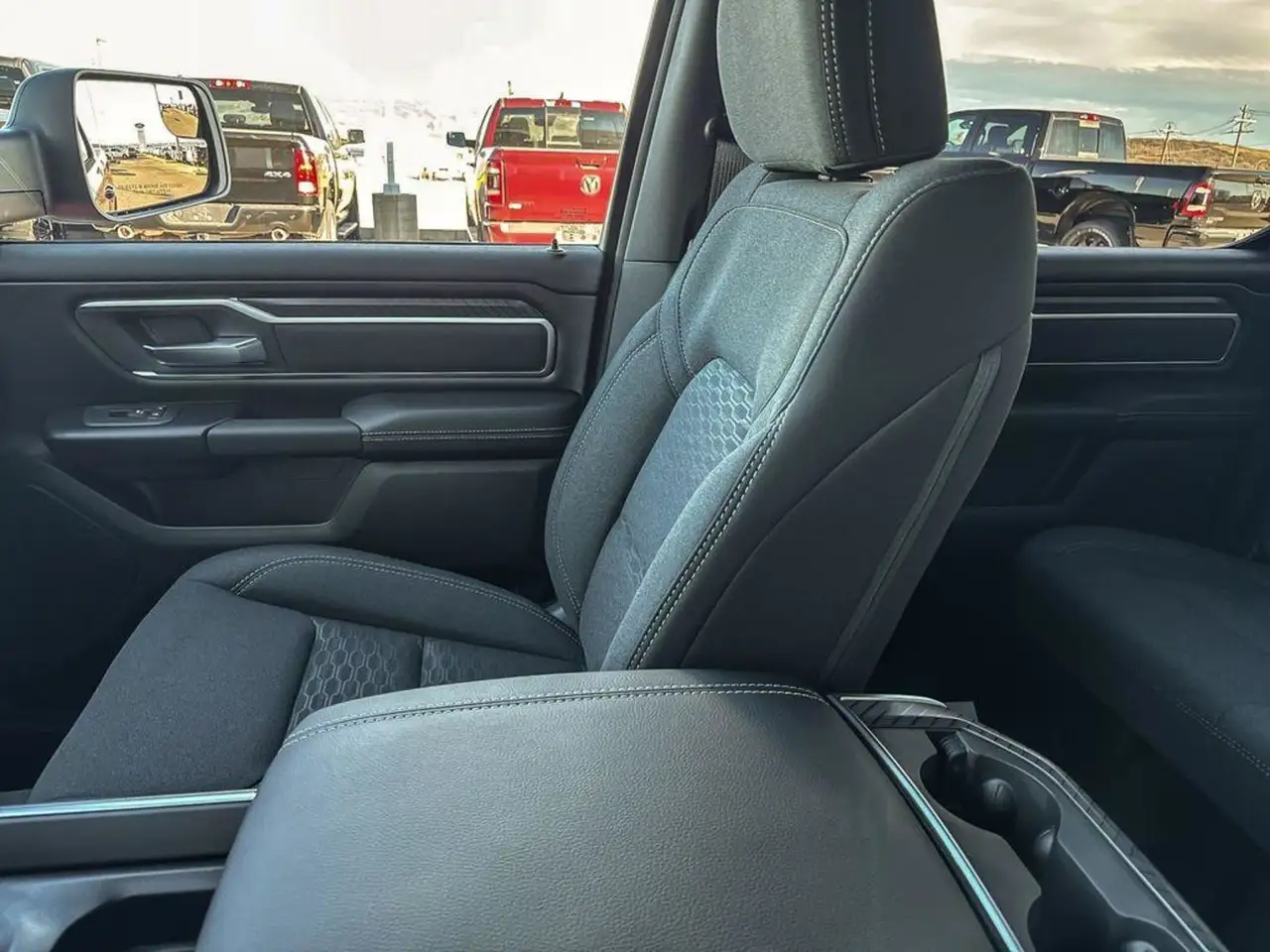 RAM 1500 снимка RAM 1500