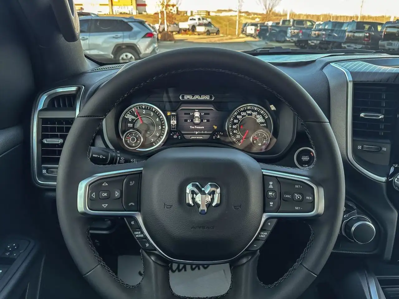 RAM 1500 снимка RAM 1500