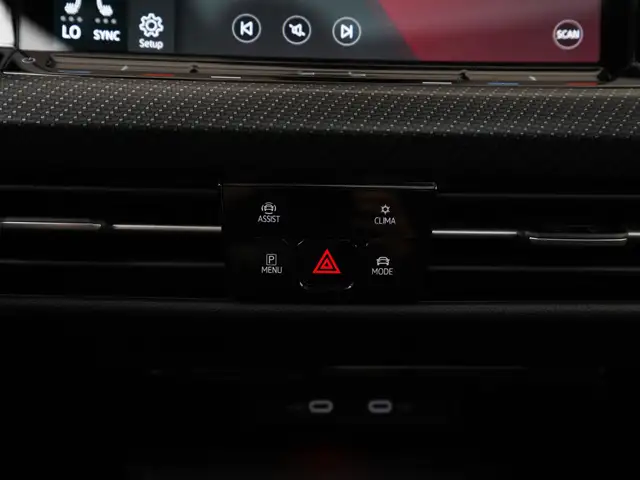 Volkswagen Golf view 12