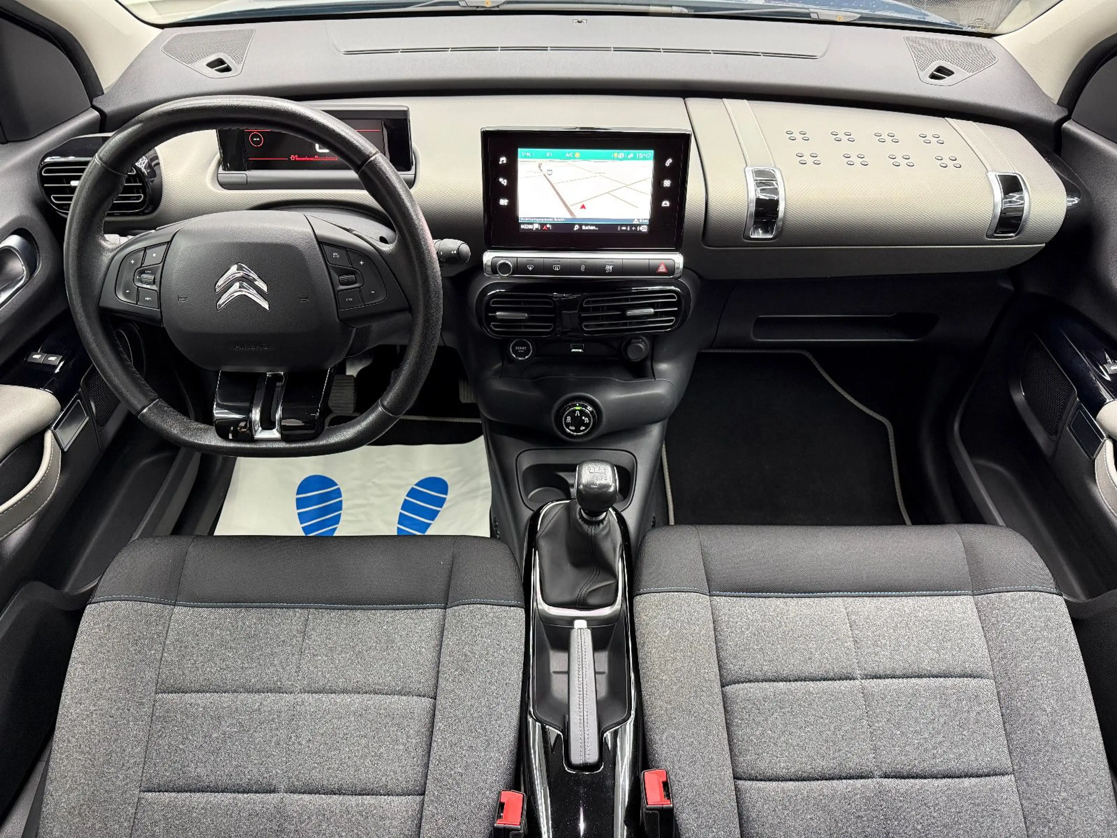 Citroen C4 Cactus 1.2 Shine 2. Hand Pano Kamera CarPlay — photo 8