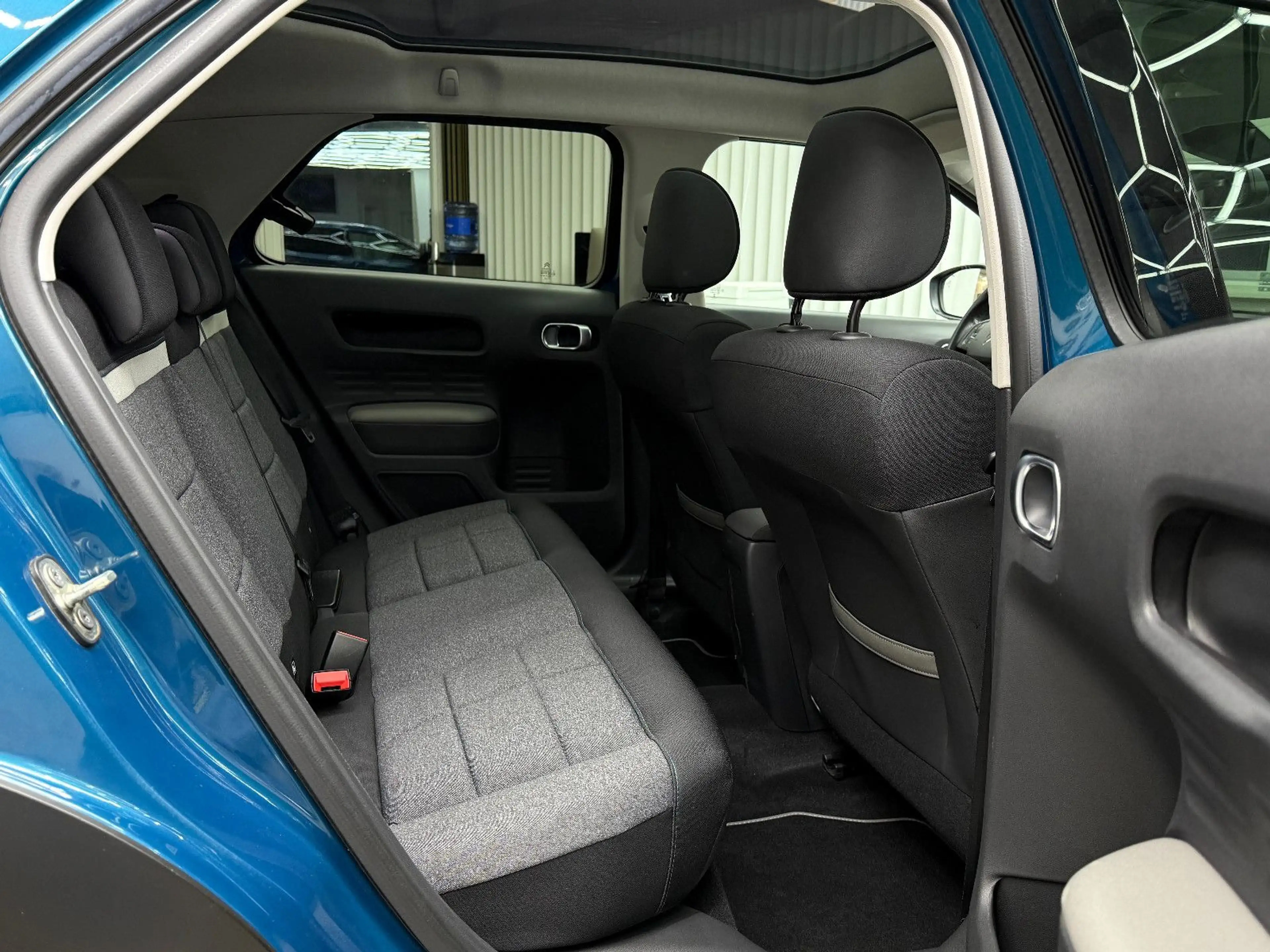 Citroen C4 Cactus 1.2 Shine 2. Hand Pano Kamera CarPlay — photo 13