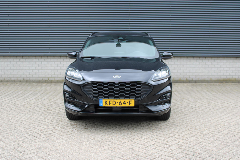 Ford Kuga 2.5 PHEV ST-Line X — photo 3