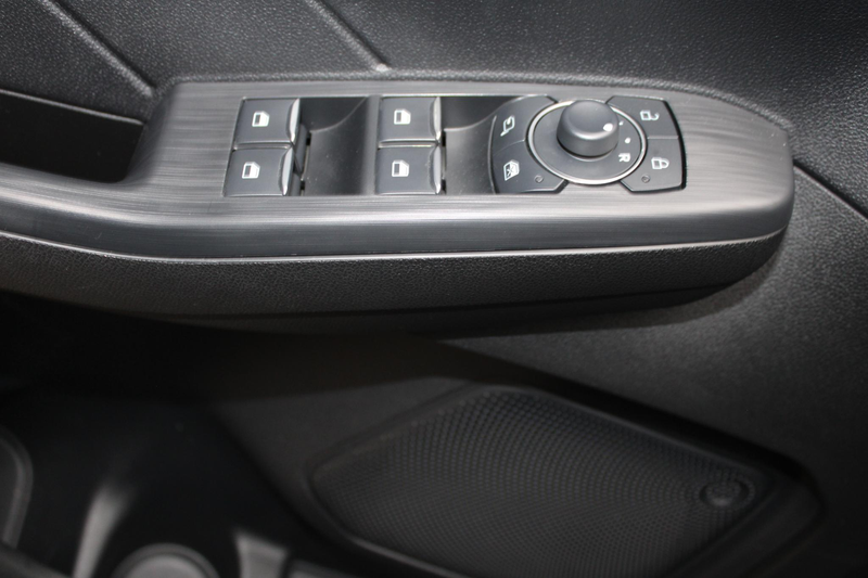 Ford Kuga 2.5 PHEV ST-Line X — photo 11