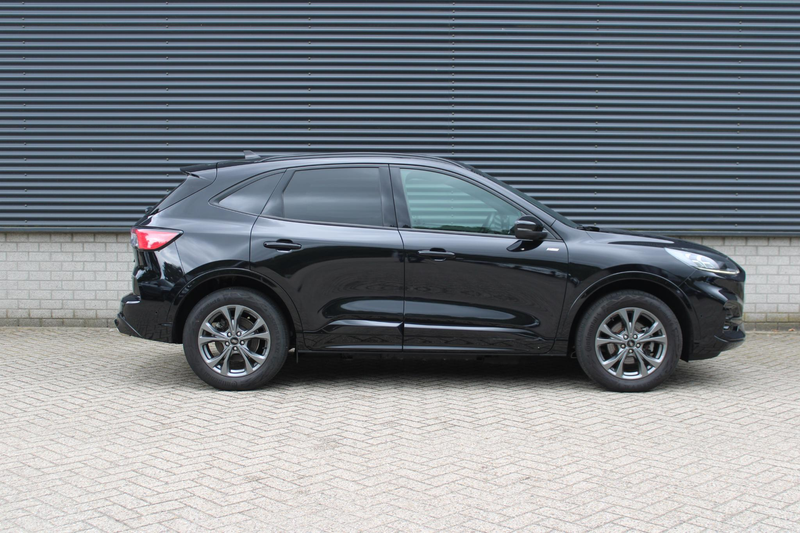 Ford Kuga 2.5 PHEV ST-Line X — photo 5