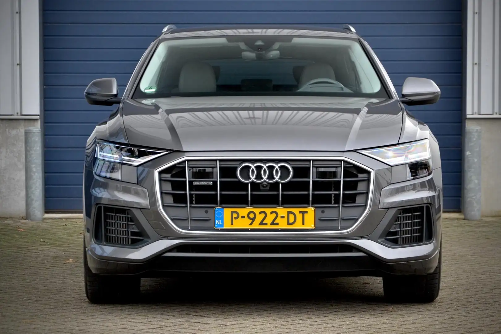 Audi Q8 55 TFSI e Quattro / NL Auto / 1e Eig. / Luchtverin Grijs - 2