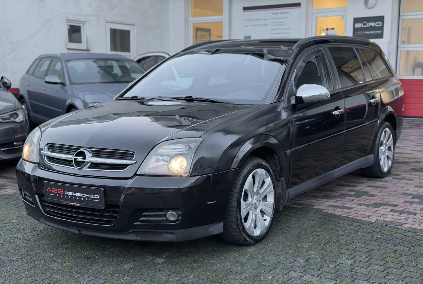Opel Vectra Edition Automatik *Tempomat *Klima * Schwarz - 1