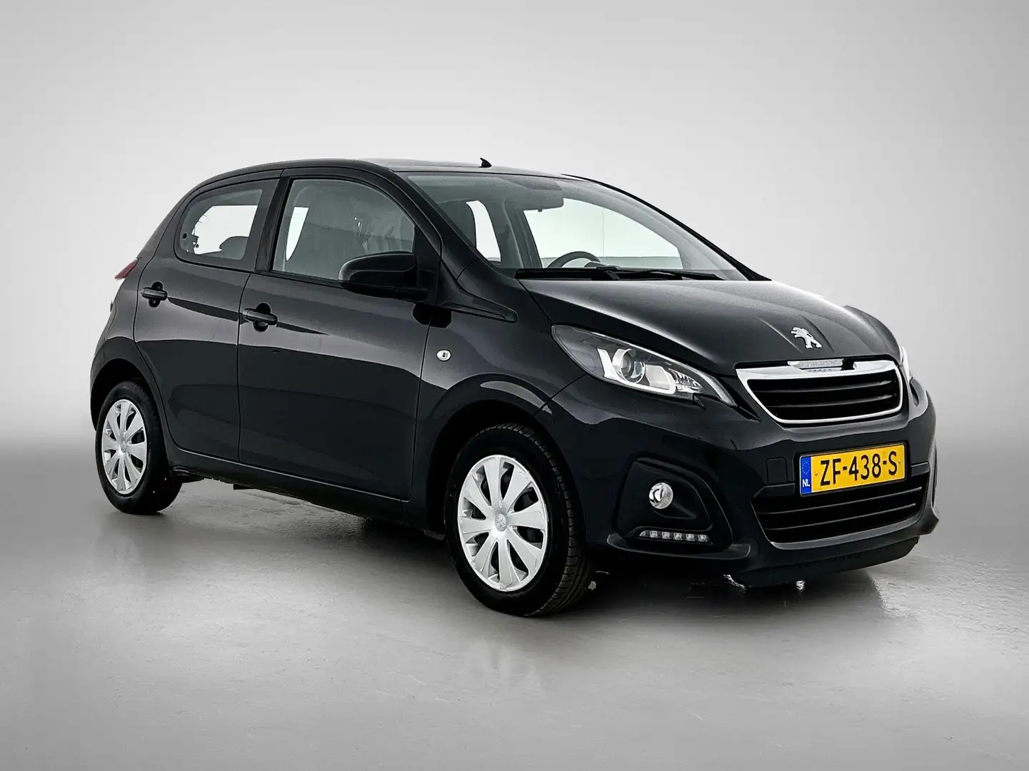 Peugeot 108 Active Pack Premium 72pk | Airco | Elektrische ram Zwart - 2
