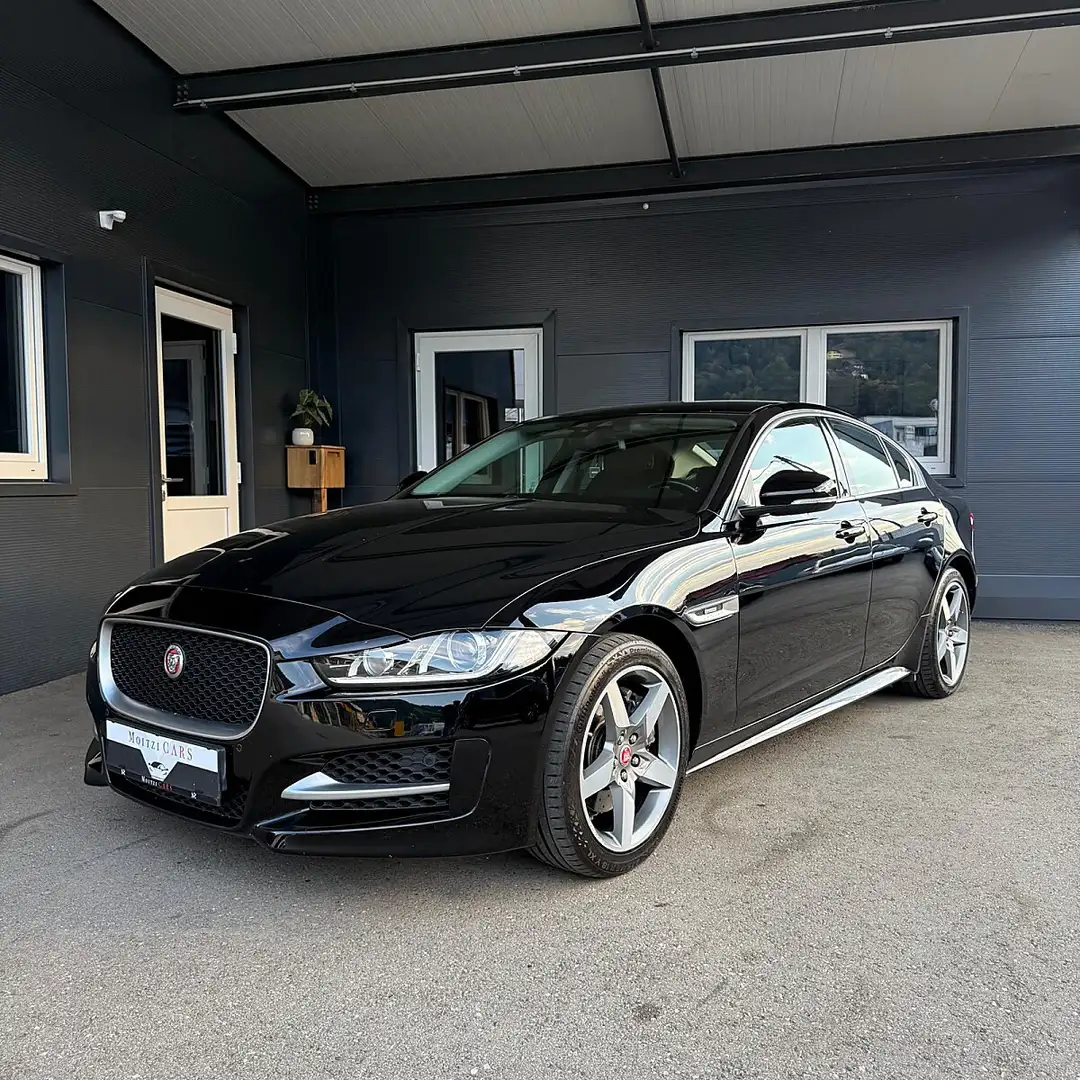 Jaguar XE 20d R-Sport AWD Aut. Schwarz - 1