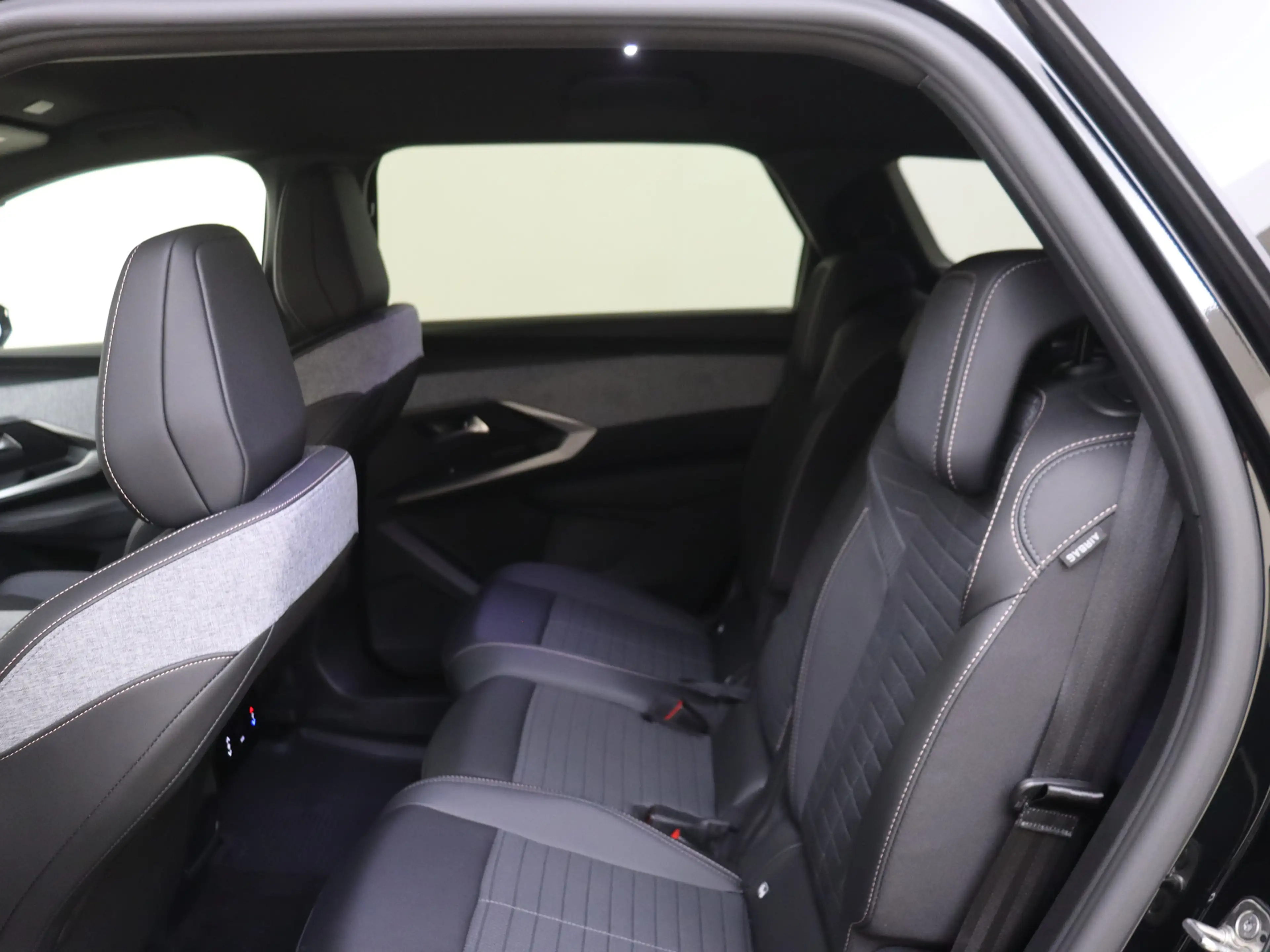 Peugeot 5008 1.2 Hybrid 136 Allure 7p | Pack Vision en Drive As — photo 12