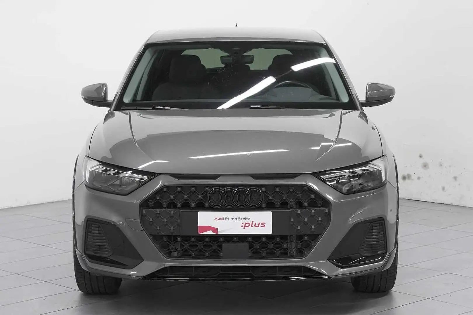 Audi A1 Citycarver 1.0 TFSI Stronic Grigio - 2