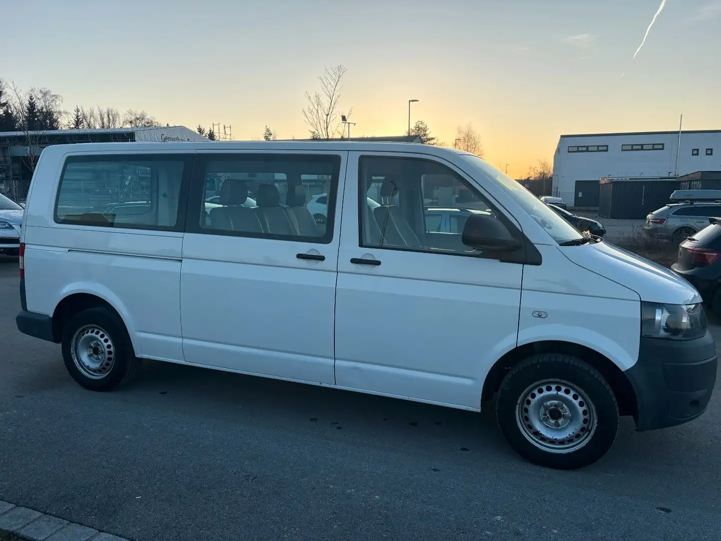 Volkswagen T5 Transporter T5 2,0 TDI Kombi lang 4Motion *Klima* Weiß - 2