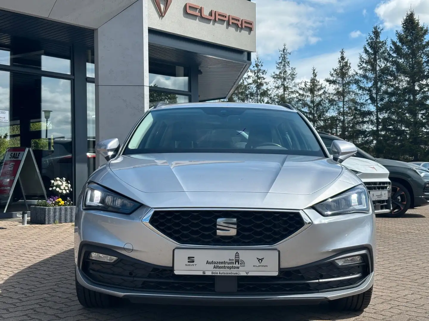 SEAT Leon 2.0 TDI DSG Style Sportstourer SHZ MFL PDC Argent - 2