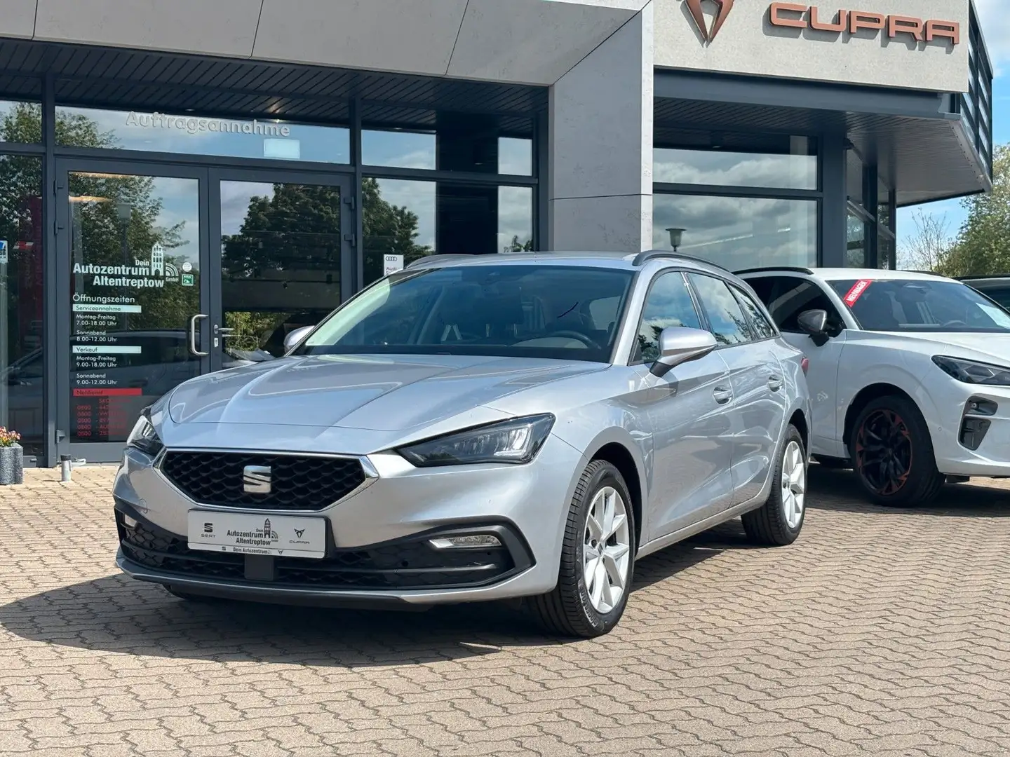 SEAT Leon 2.0 TDI DSG Style Sportstourer SHZ MFL PDC Argent - 1