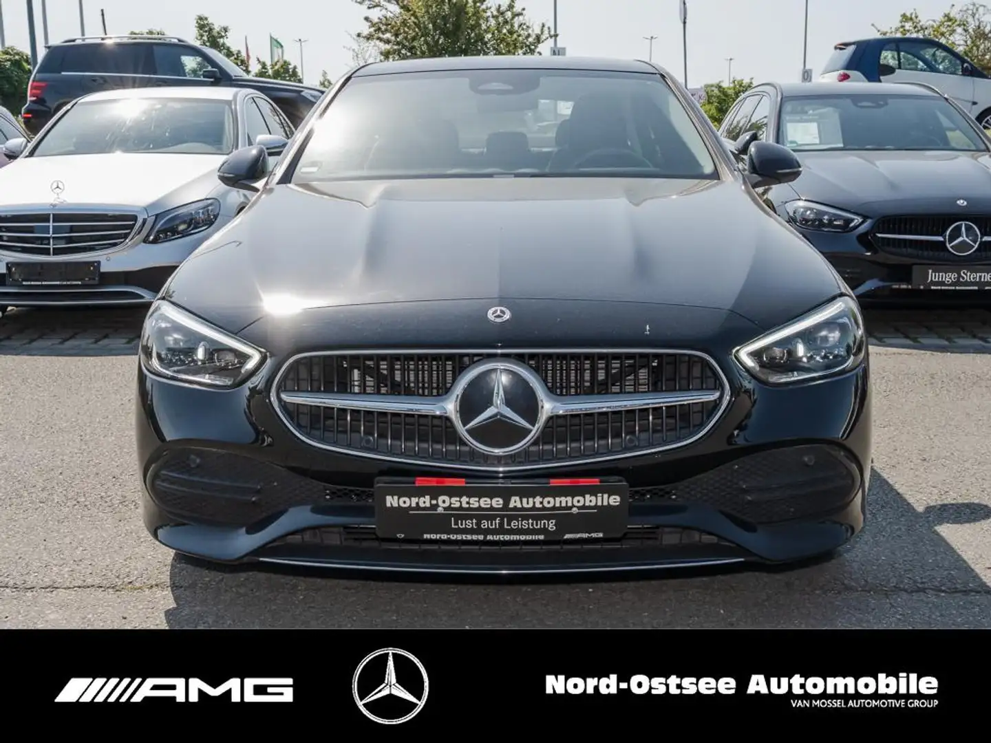 Mercedes-Benz C 300 AVANTGARDE 4M PANO BURMESTER AHK KAMERA Noir - 2