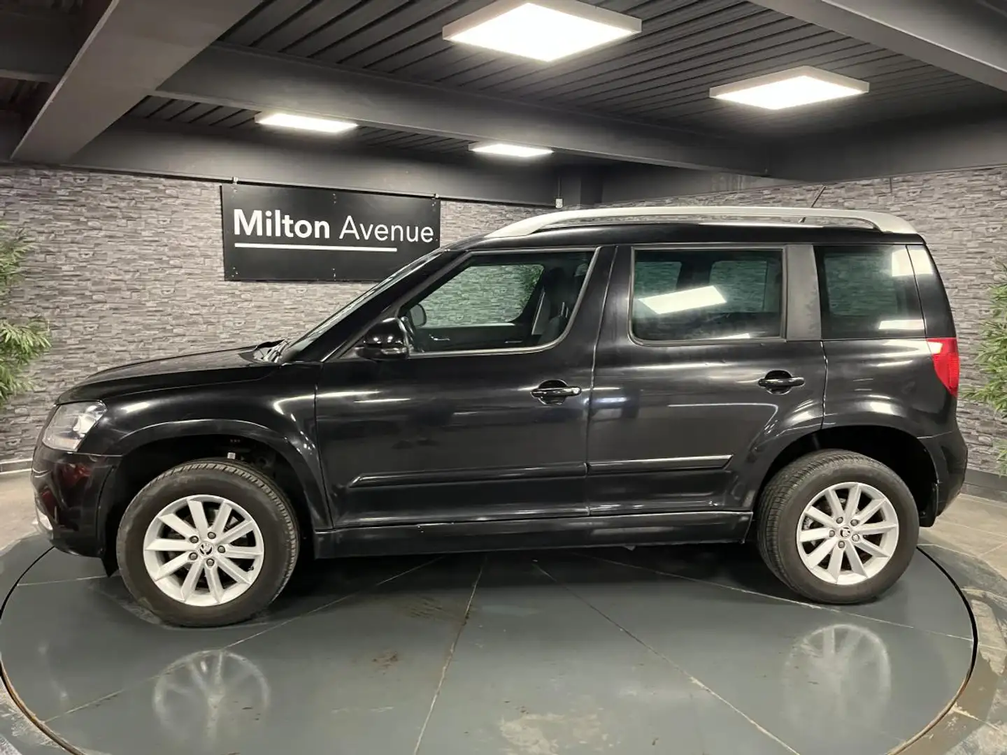 Skoda Yeti Yéti 2.0 16V TDI SCR - 110 Ambition Noir - 2