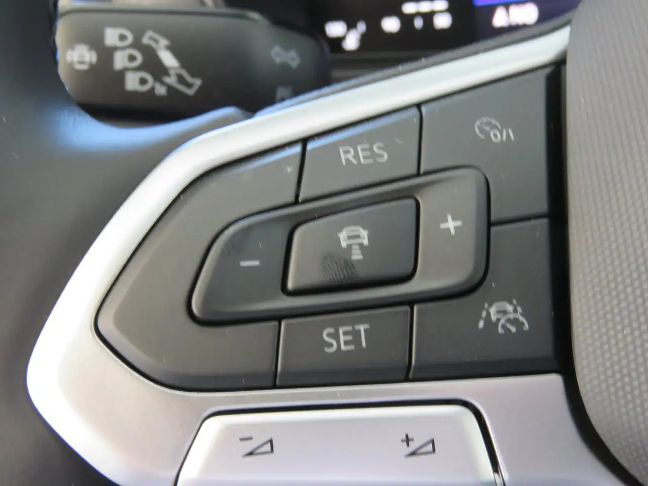 Volkswagen T-Cross 4Me TSI 10