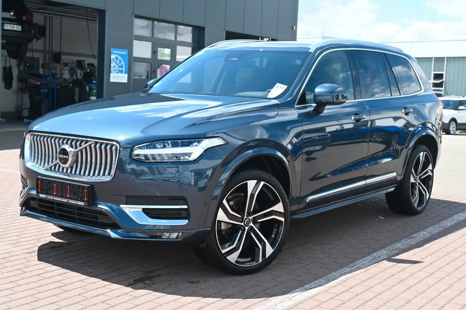 Volvo XC90 B5 PlusBright*360*H/K*STHZ*LUFT*AHK*7S*PANO Blau - 1