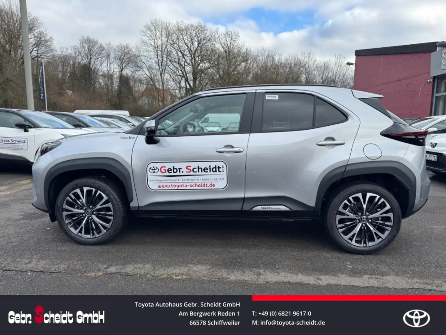 Toyota Yaris Cross Hybrid 1,99% Finanzierung  Style JBL LED HEAD-UP-D Silber - 2