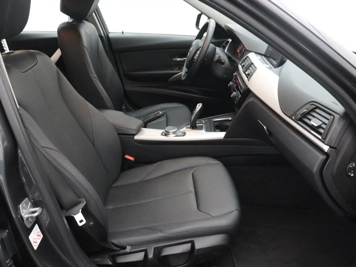 BMW 318 3-serie Touring 318i Executive / Auto verbruikt ol Grijs - 2