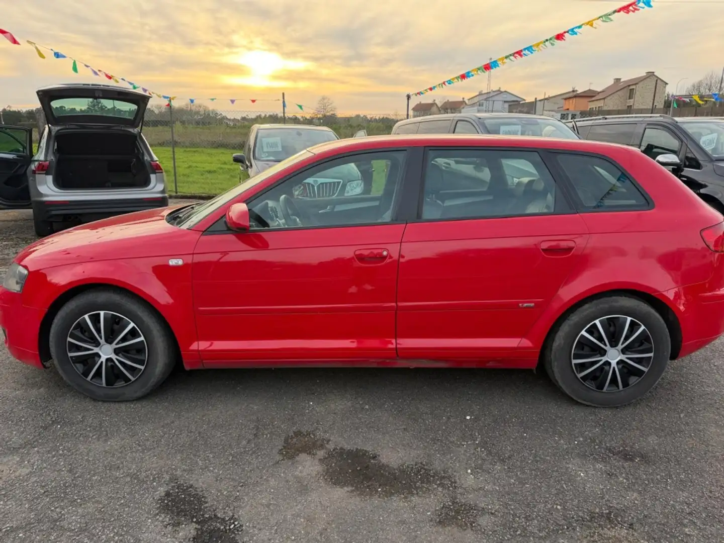 Audi A3 Sportback 2.0TDI Ambiente S-T DPF Rojo - 2