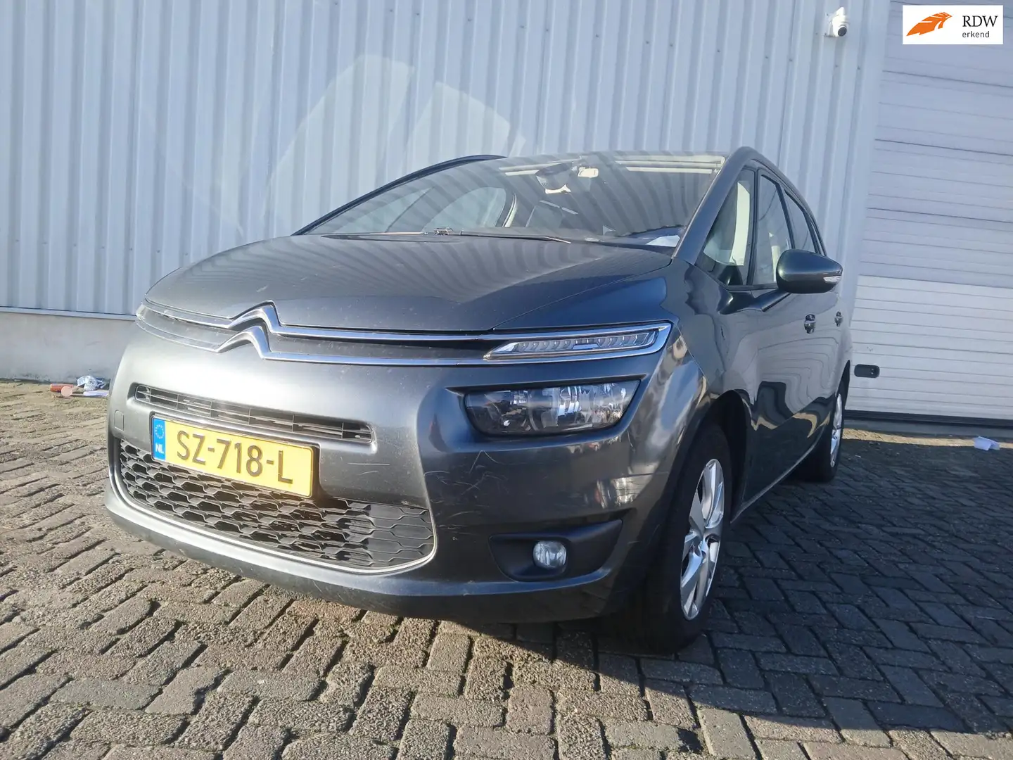 Citroen Grand C4 Picasso 1.6 e-HDi Intensive - Bak Defect - Koppakking Defe Grau - 1