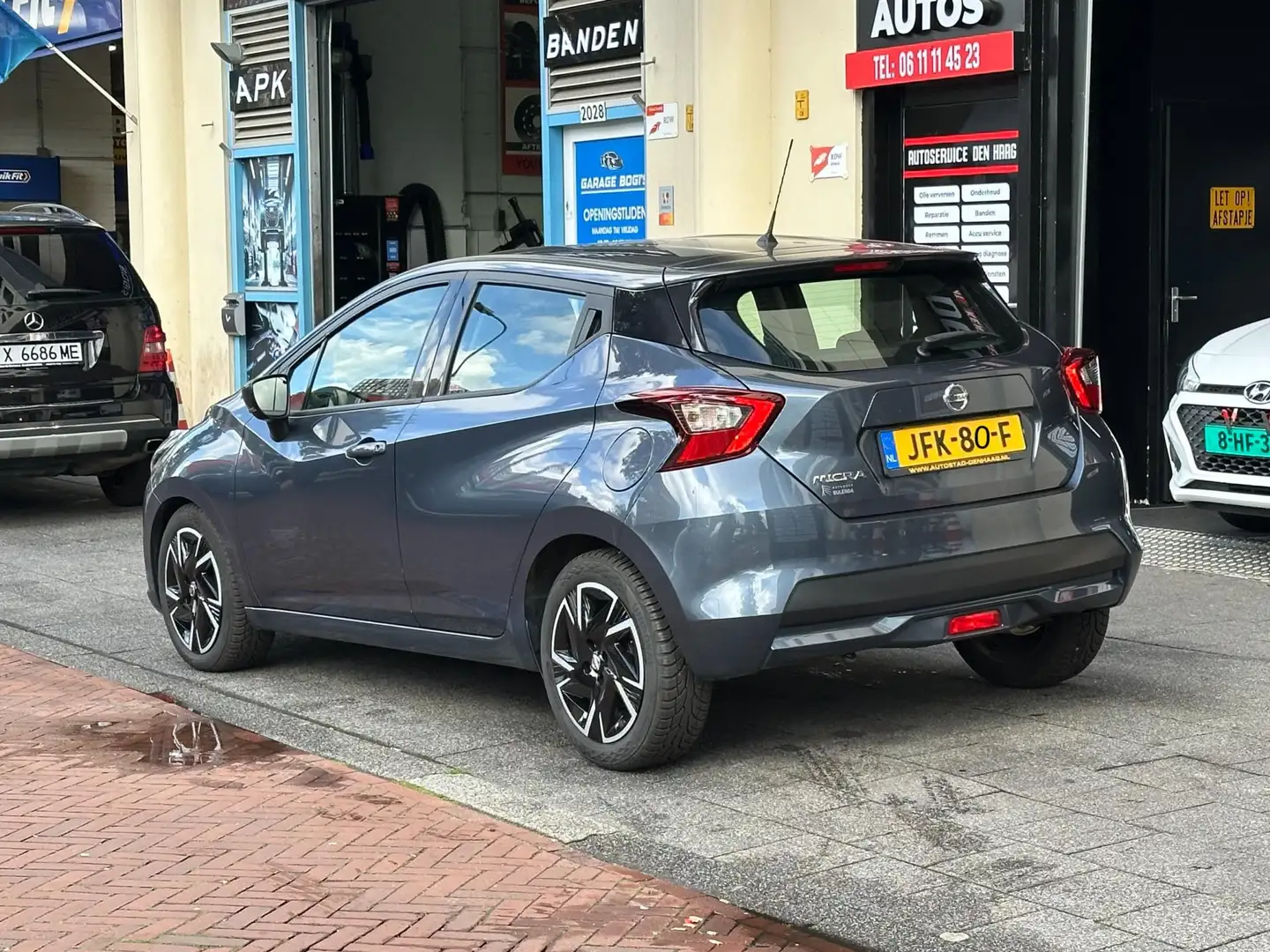 Nissan Micra 1.0 IG-T Business Design Automaat Navi Clima Carpl Grijs - 2