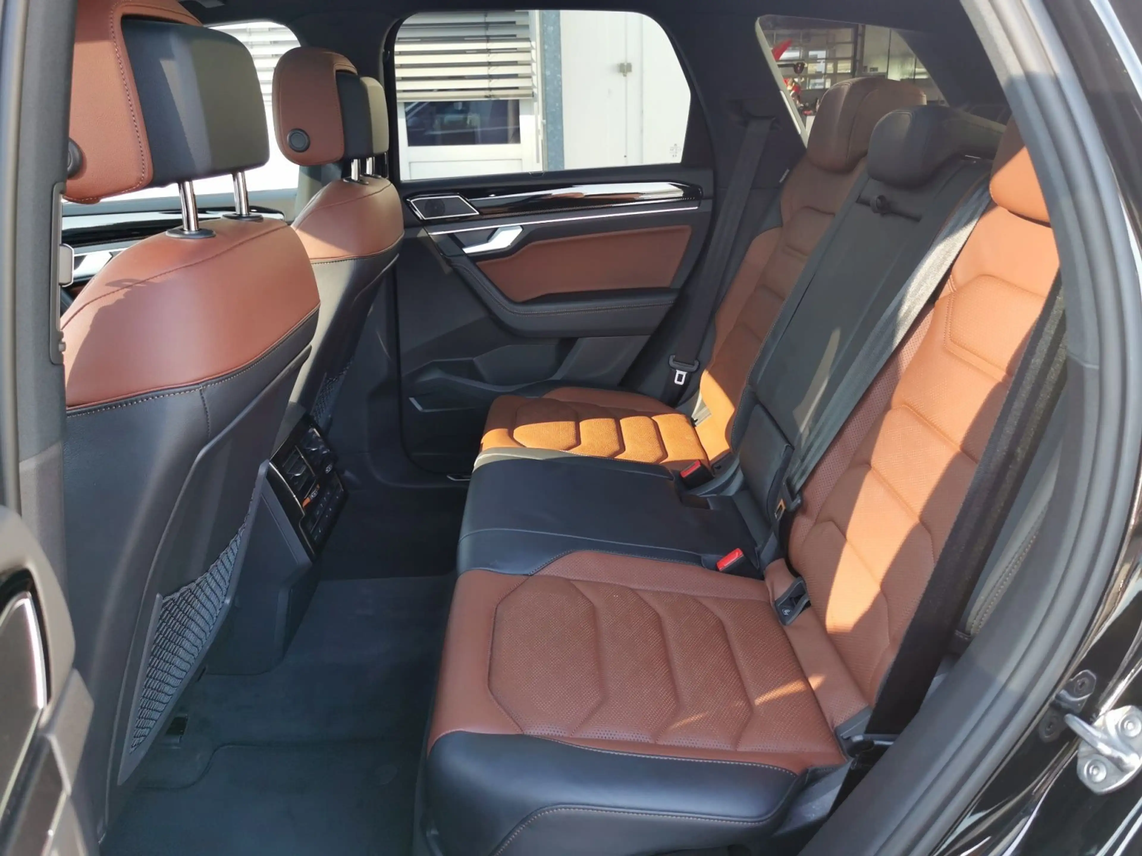 Volkswagen Touareg 3.0 TSI 250 kW 4Motion R-Line — photo 9