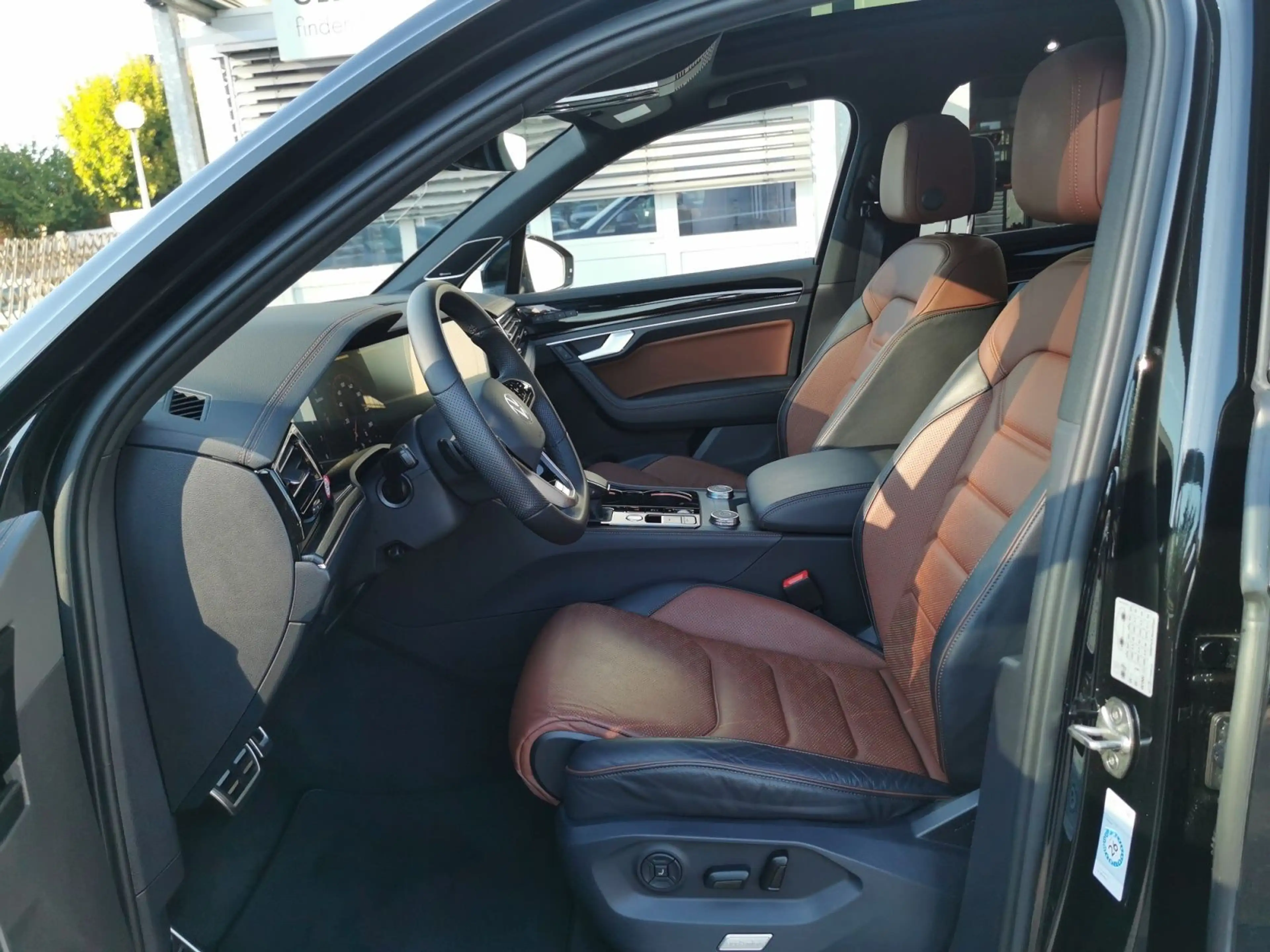 Volkswagen Touareg 3.0 TSI 250 kW 4Motion R-Line — photo 8