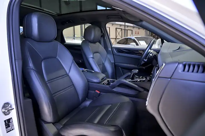 Porsche Cayenne Coupé E-Hybrid 3.0 2022, foto 32