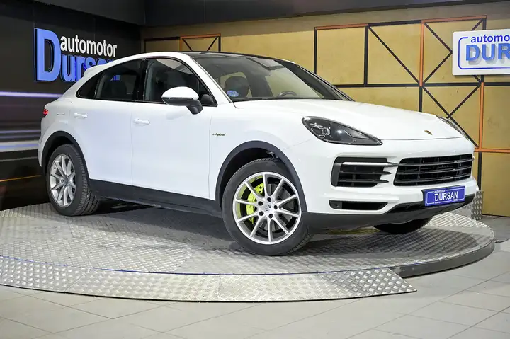 Porsche Cayenne Coupé E-Hybrid 3.0 2022, foto 3