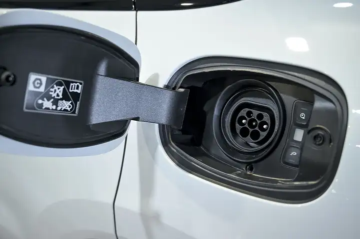 Porsche Cayenne Coupé E-Hybrid 3.0 2022, foto 21