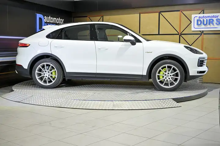 Porsche Cayenne Coupé E-Hybrid 3.0 2022, foto 20