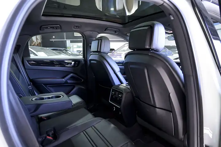Porsche Cayenne Coupé E-Hybrid 3.0 2022, foto 15