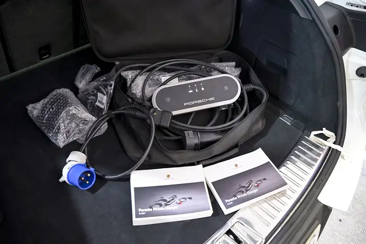 Porsche Cayenne Coupé E-Hybrid 3.0 2022, foto 40