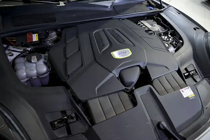 Porsche Cayenne Coupé E-Hybrid 3.0 2022, foto 39