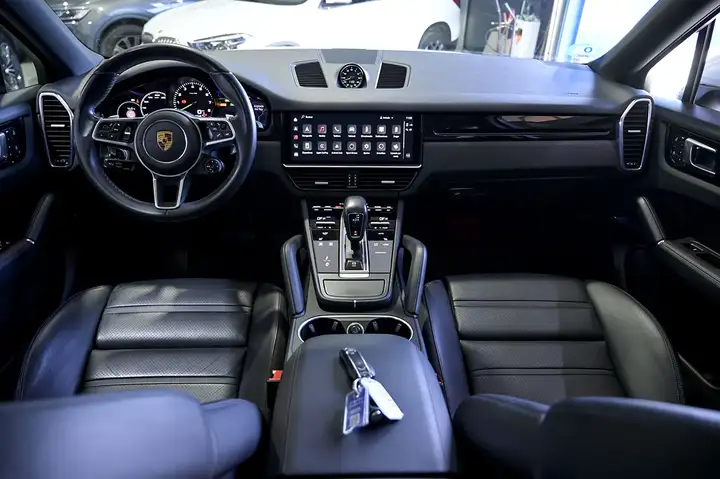 Porsche Cayenne Coupé E-Hybrid 3.0 2022, foto 8