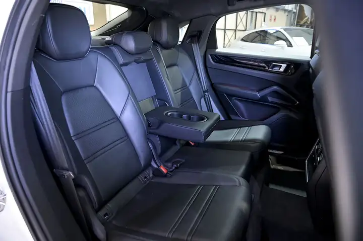 Porsche Cayenne Coupé E-Hybrid 3.0 2022, foto 18