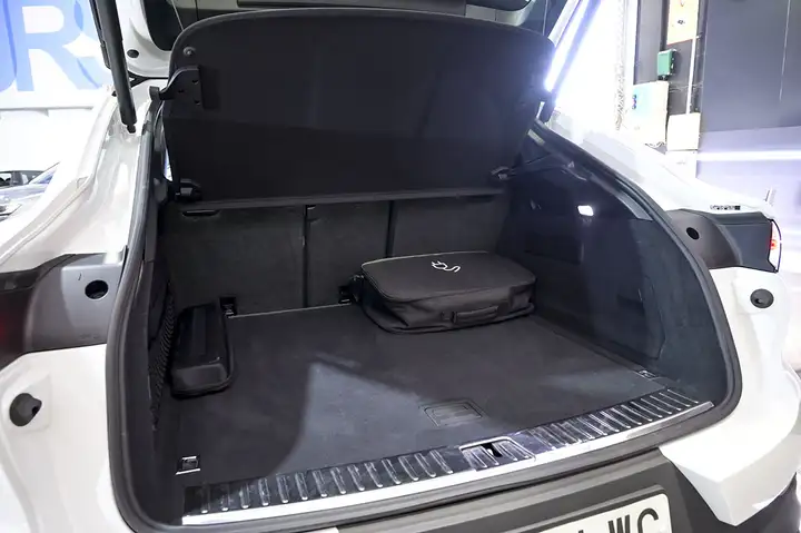 Porsche Cayenne Coupé E-Hybrid 3.0 2022, foto 13
