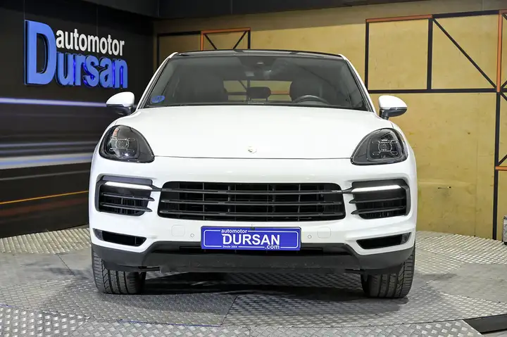 Porsche Cayenne Coupé E-Hybrid 3.0 2022, foto 2