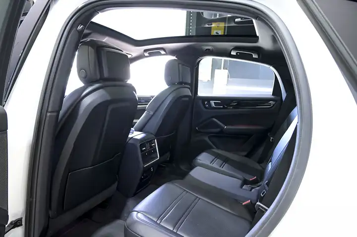 Porsche Cayenne Coupé E-Hybrid 3.0 2022, foto 16