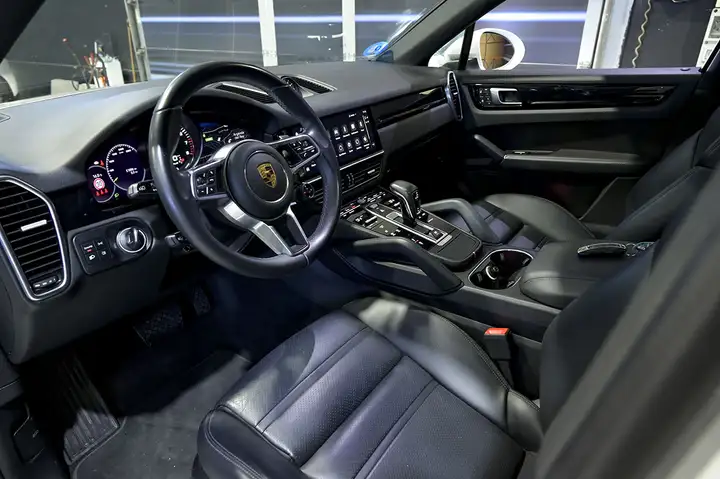 Porsche Cayenne Coupé E-Hybrid 3.0 2022, foto 7