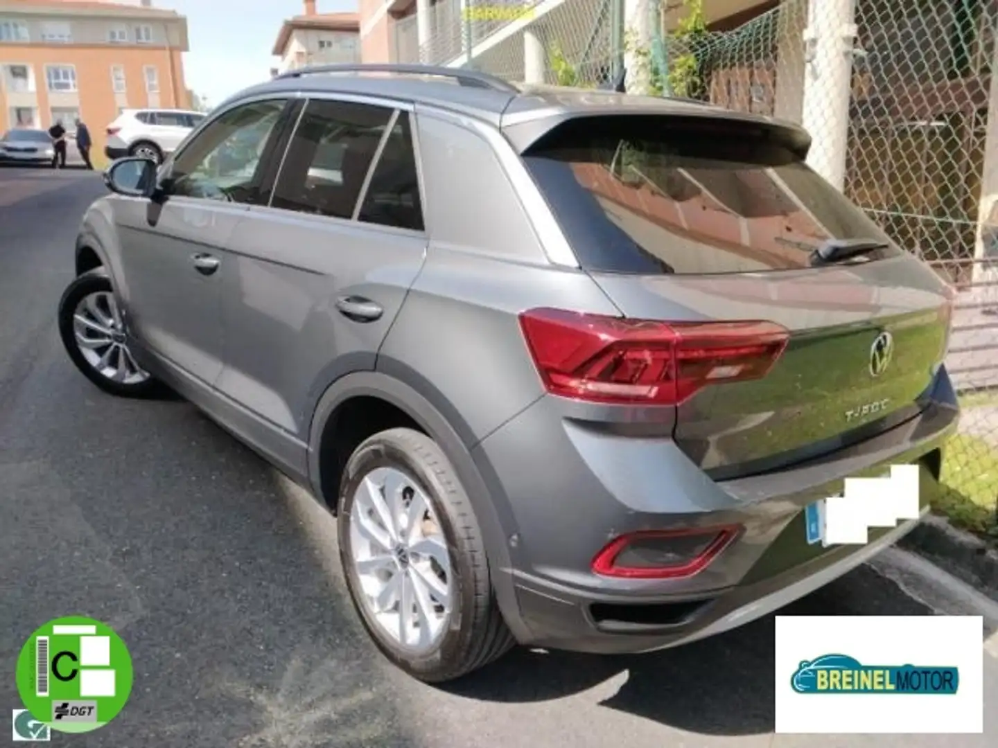 Volkswagen T-Roc 1.5 TSI Advance DSG7 Gris - 2