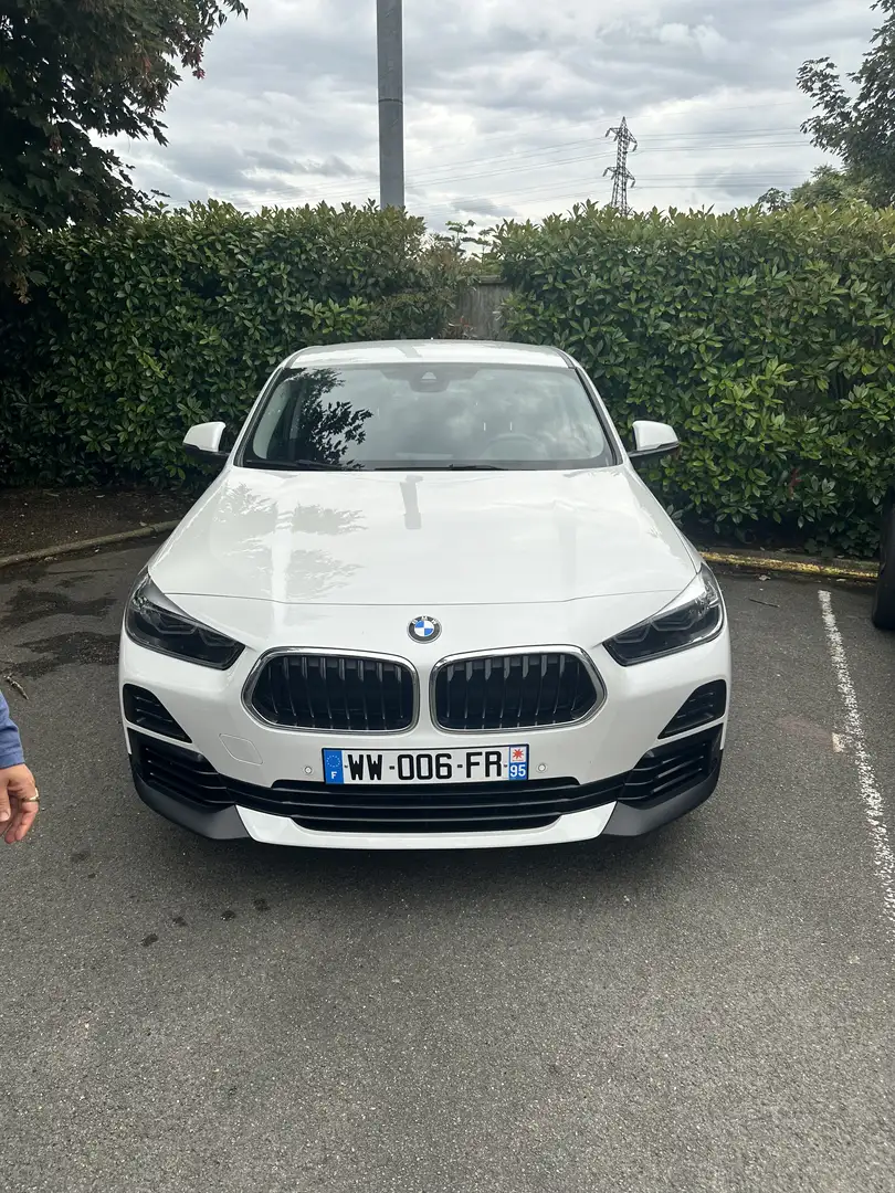 BMW X2 X2 sDrive 18i 140 ch DKG7 Lounge Blanc - 1