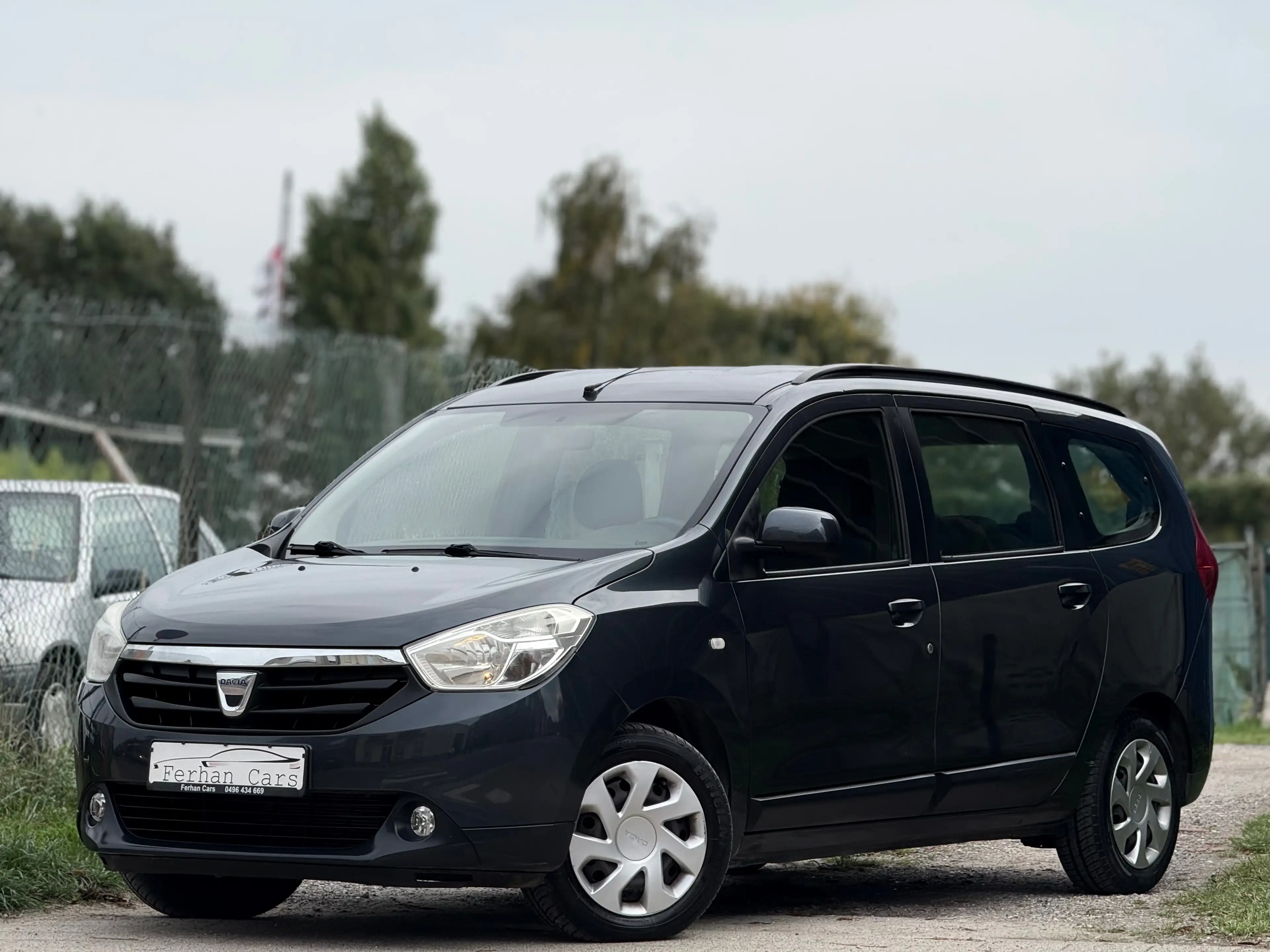 Dacia Lodgy Lodgy 1.6i • 7 zit • GPS • Airco •