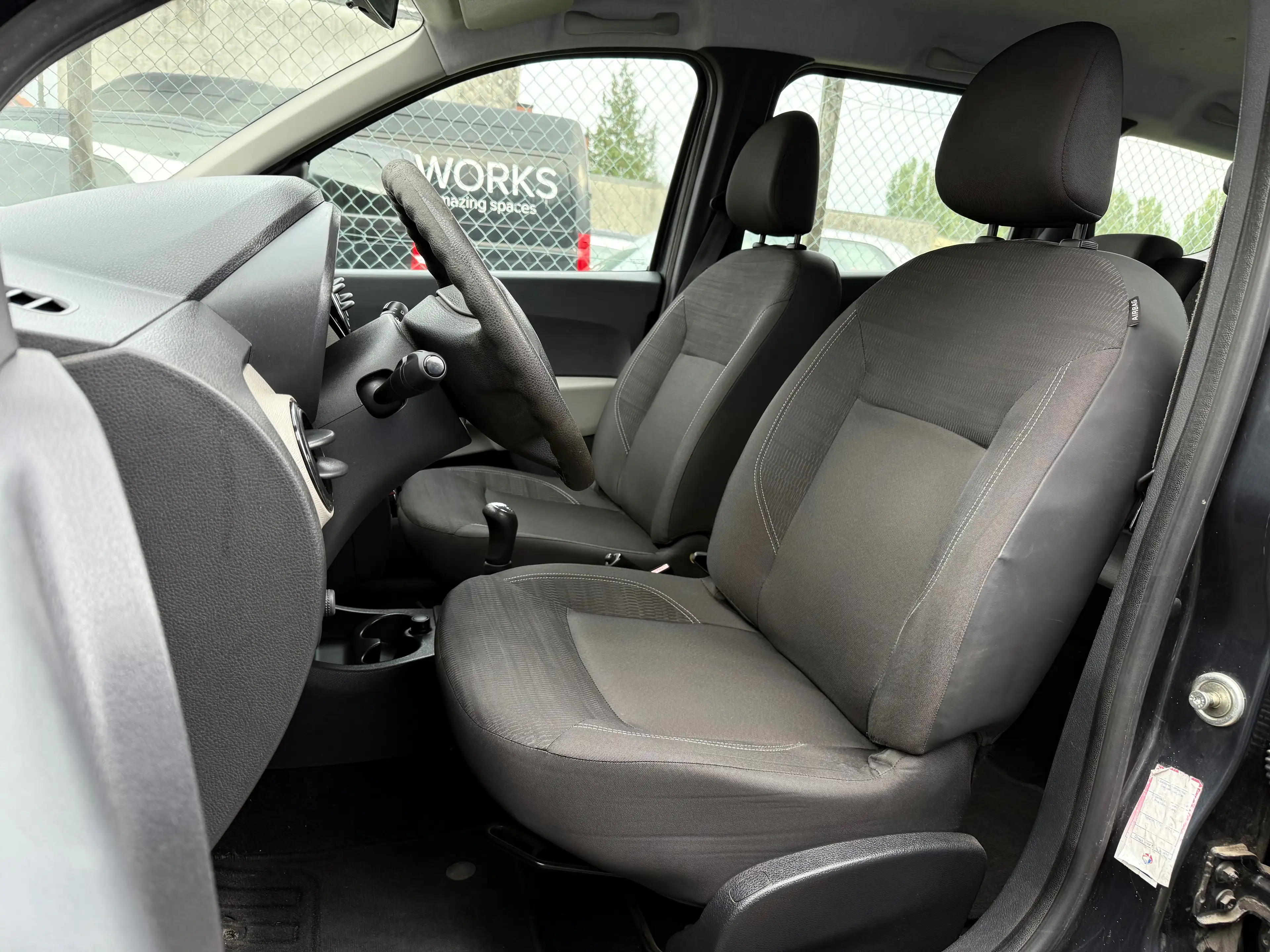 Dacia Lodgy Lodgy 1.6i • 7 zit • GPS • Airco • — photo 5