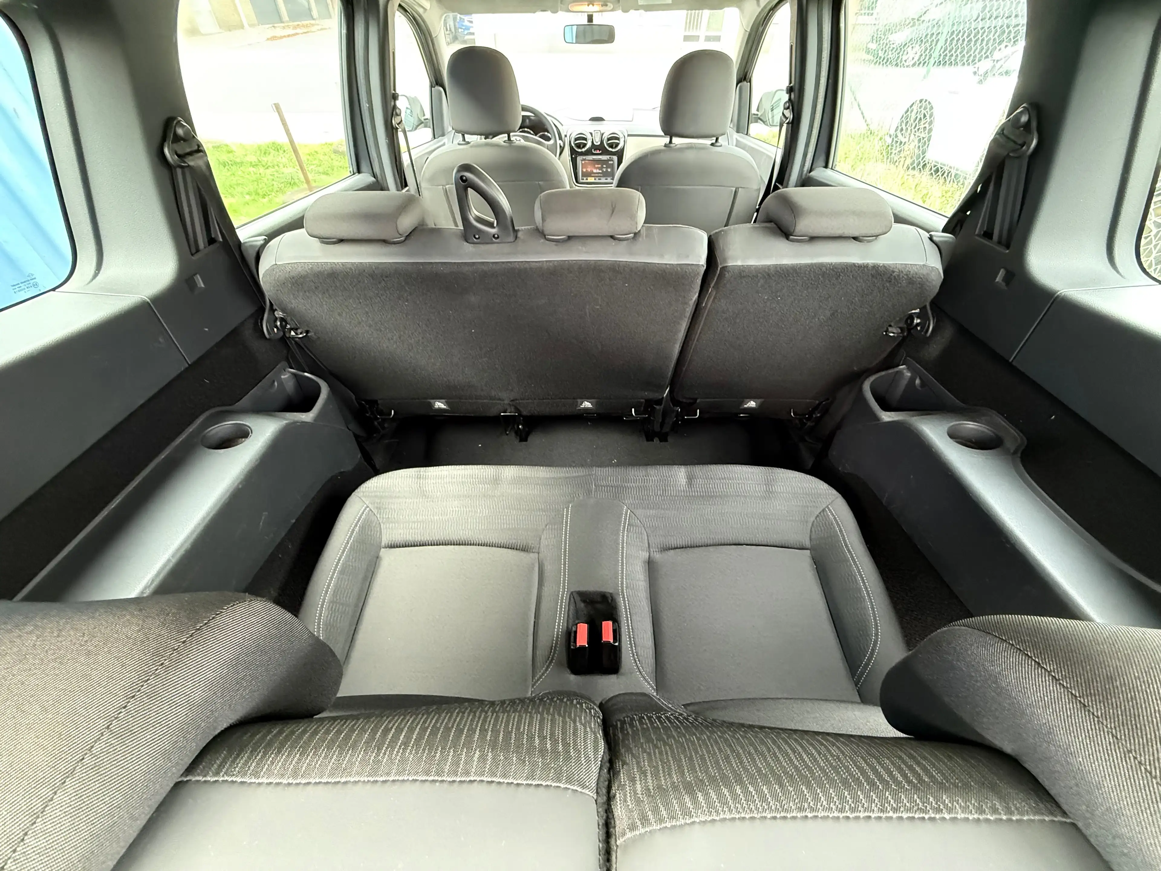 Dacia Lodgy Lodgy 1.6i • 7 zit • GPS • Airco • — photo 7