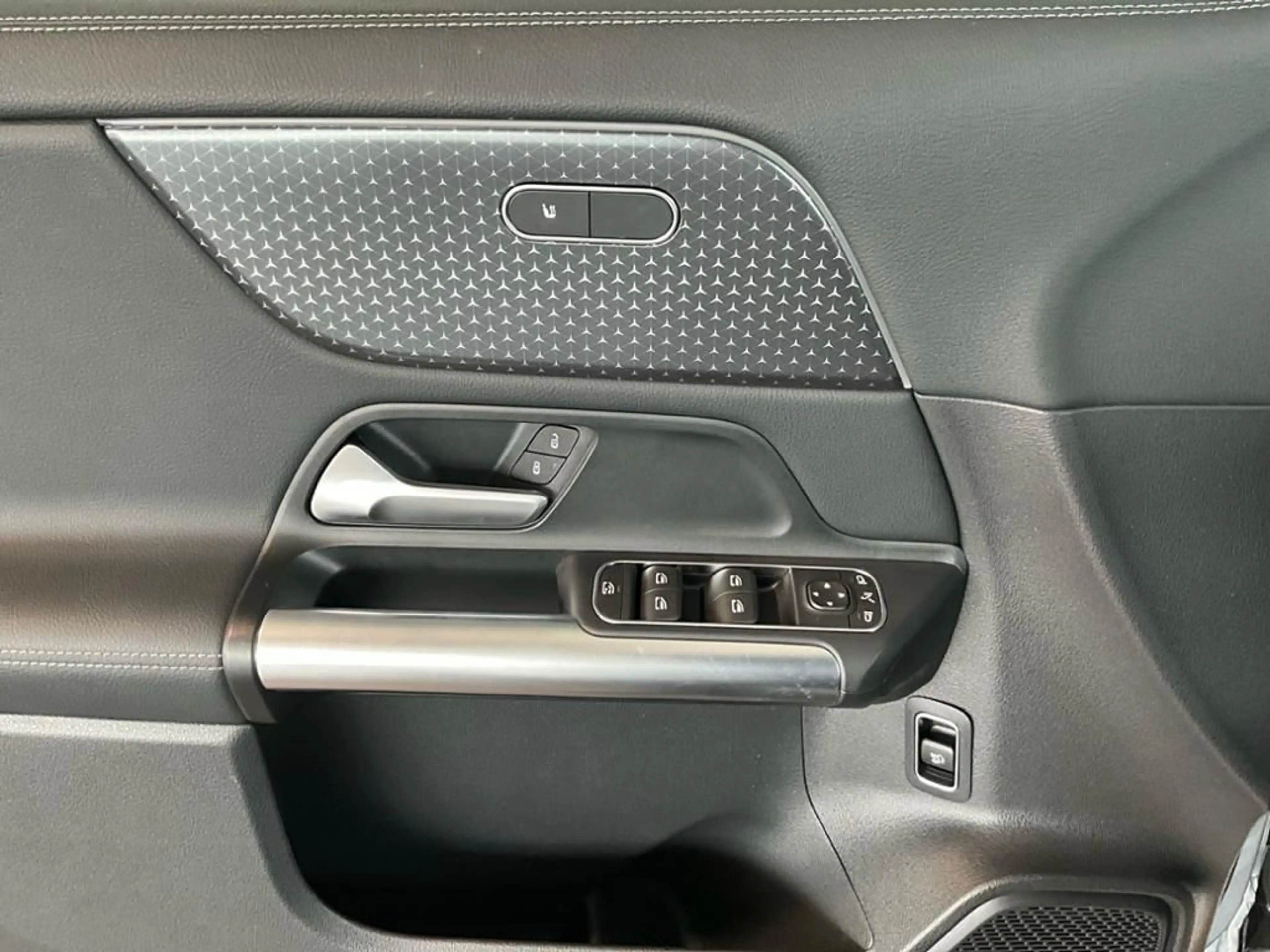 Mercedes-Benz EQA 250+Progressive Advanced AUT Kam. KlimaA LED — photo 12