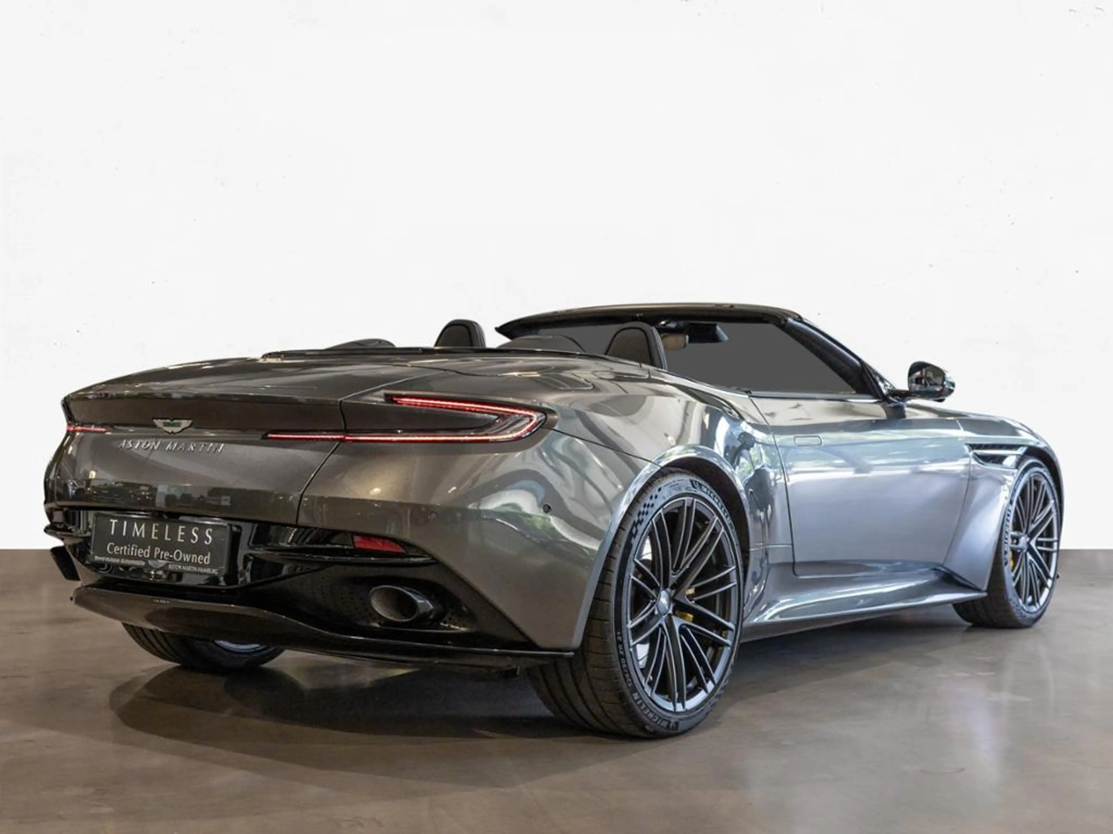 Aston Martin DB12 Volante Aston Martin Hamburg — photo 3